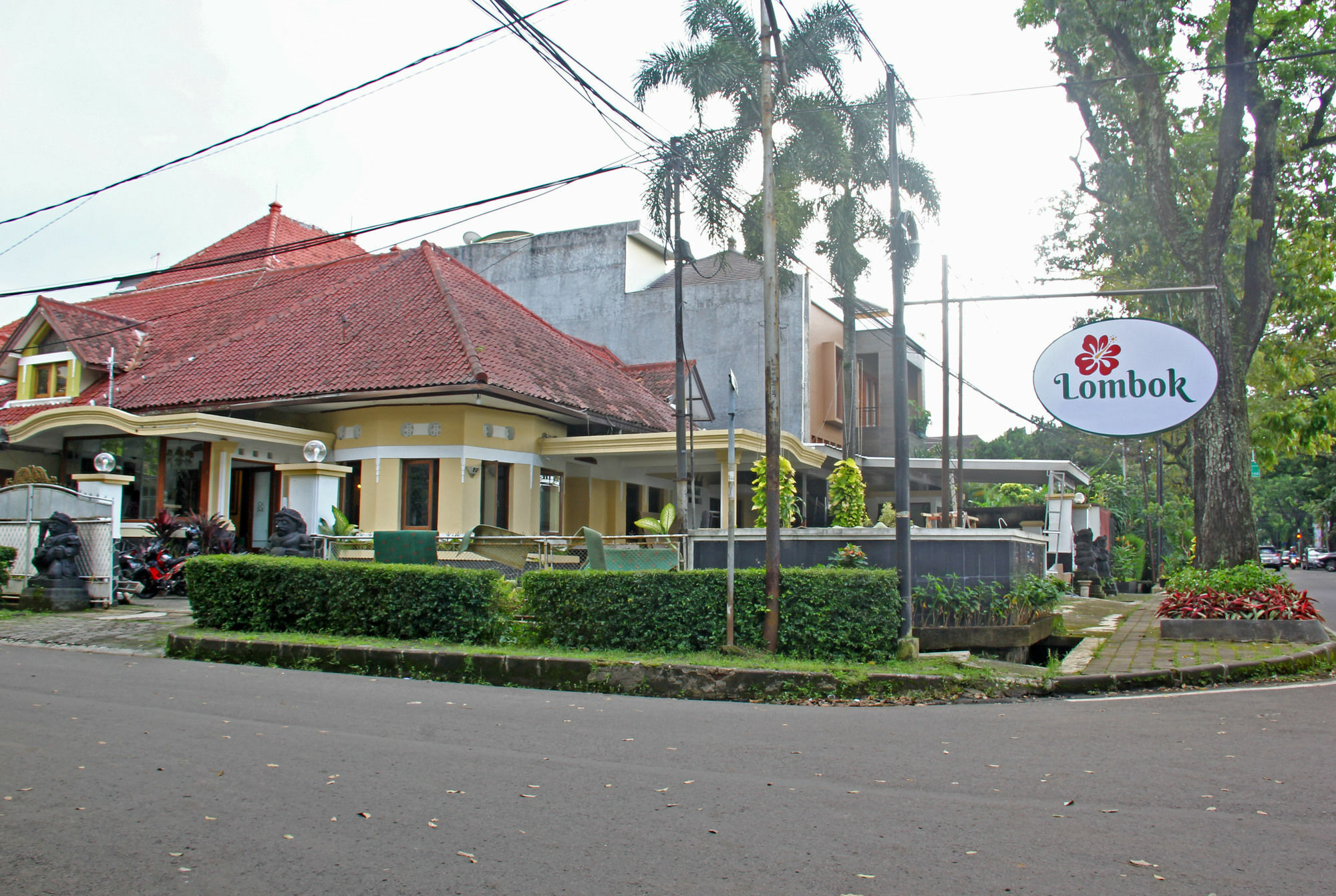 Hotel O Bandung Near Stadion Siliwangi Formerly The Ethnic Hotel Bandung Exterior foto